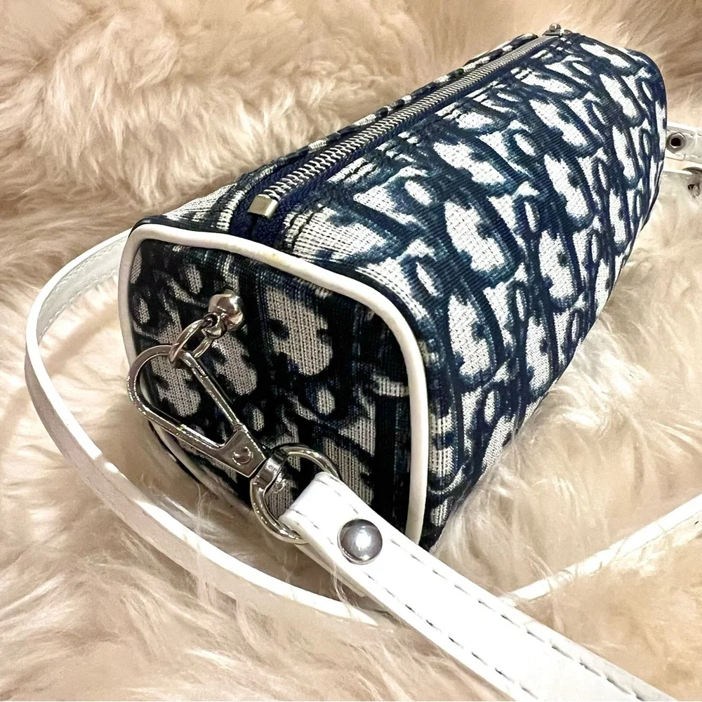 Christian Dior Crossbody Bag Monogram Cosmetic Pouch with Crossbody chain - Picture 8 of 14